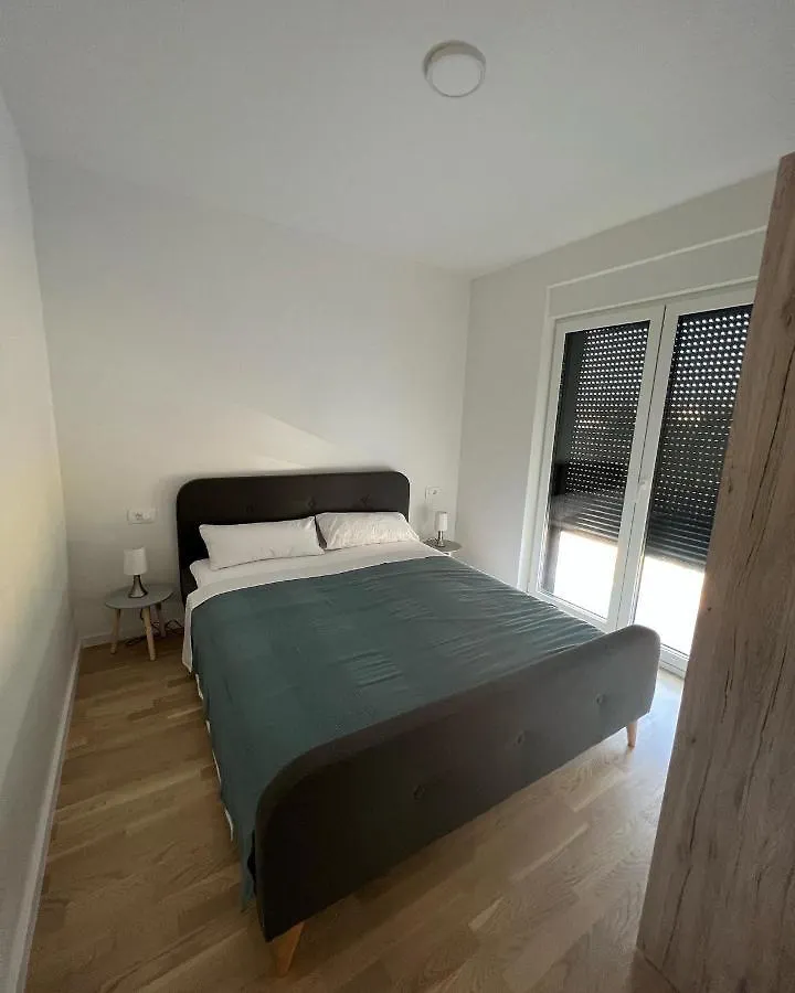 Residence Doli Vrsi 0*,